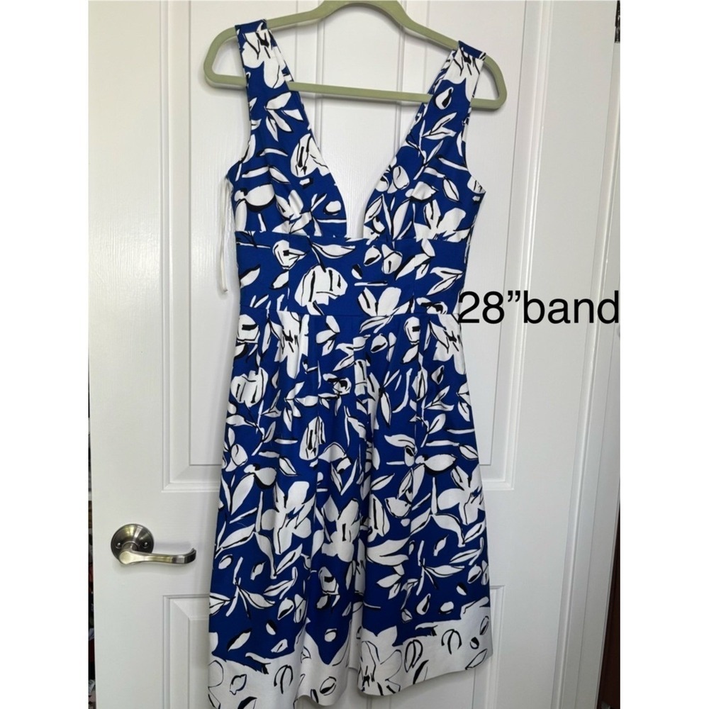 EUC OSCAR DE LA RENTA Blue and White Floral V-Neck Dress size 4/6
